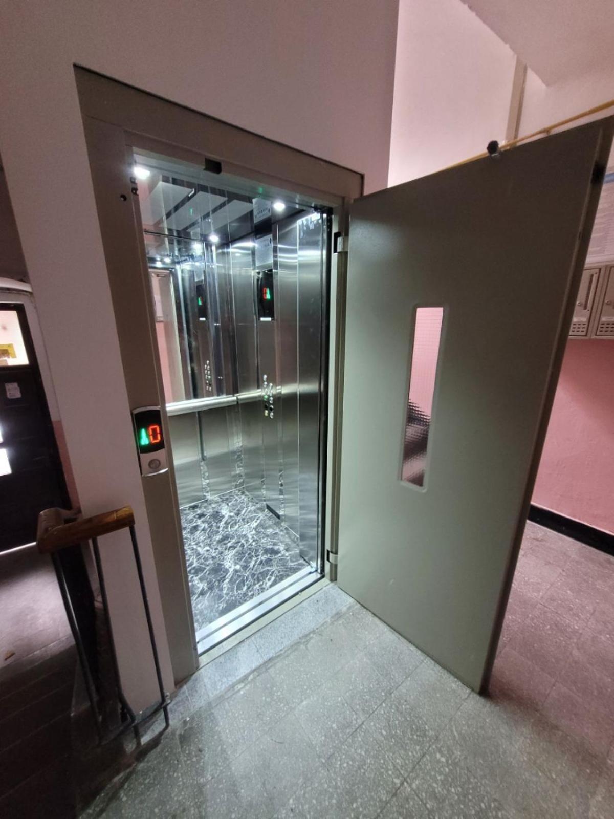 Blue And Rose Cozy - Quiet In The Best Location - Self Check-In - 5Th Floor With Elevator 塞拉耶佛 外观 照片